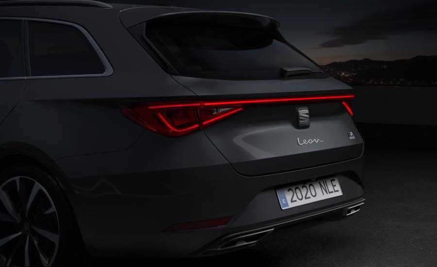 Детали экстерьера Seat Leon Sportstourer FR eHybrid 2020 года  (WW) (фото 9 из 16)